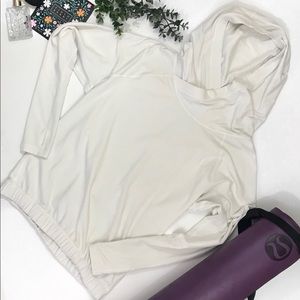 Lululemon • white pullover hoodie